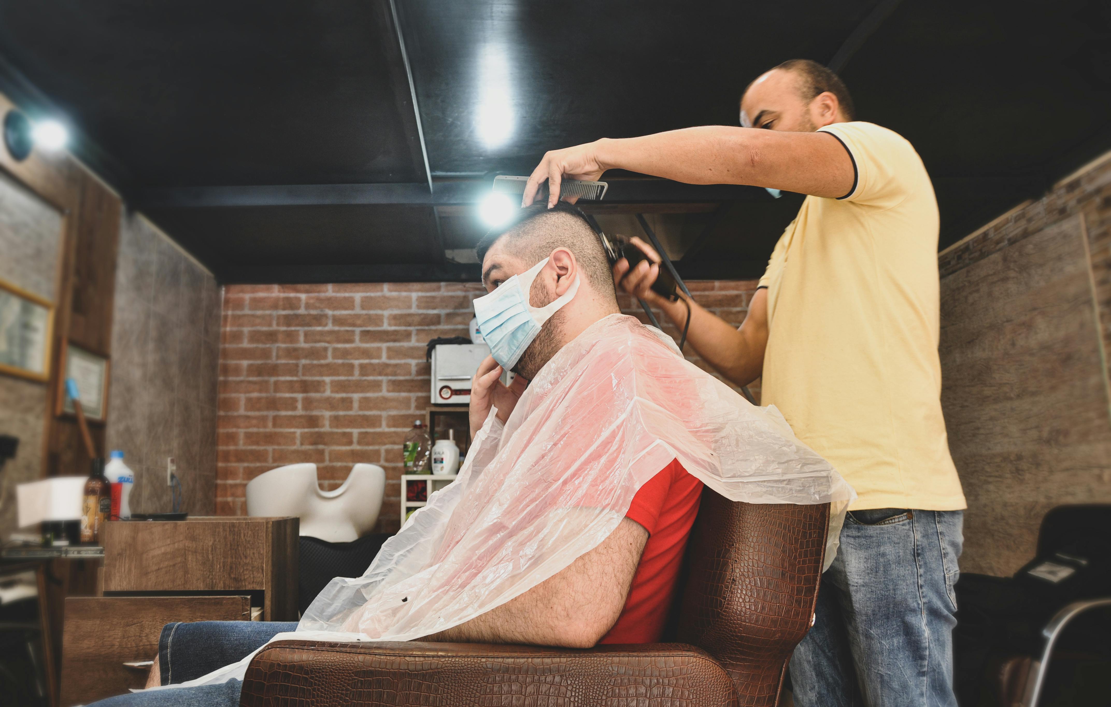 Modern Taper Fade with Side Part - Expert Barber Technique